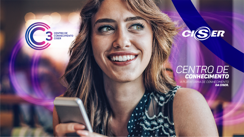 C3 banner with a smiling woman holding a phone and the words Centro de Conhecimento